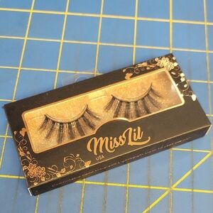 Miss Lili Black False Eyelashes 30 5D Faux Mink Lashes New in Box